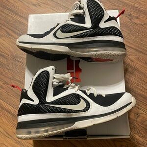 Lebron 9 ‘Freegums’ sz 12 used w/ box